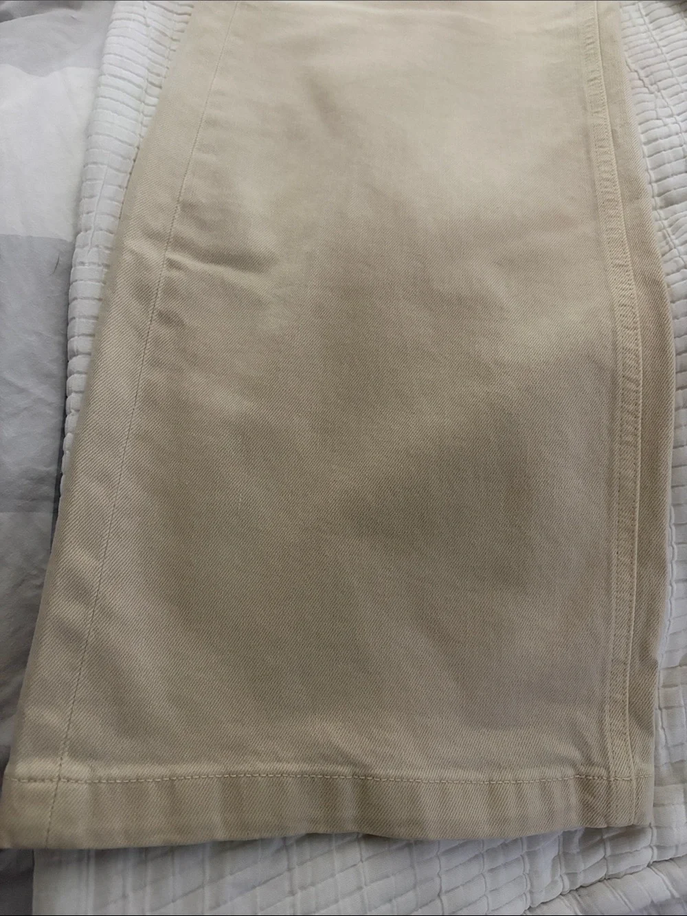 NWOT Gap high rise stride wide leg Jean color Ecru size 27/4 length short